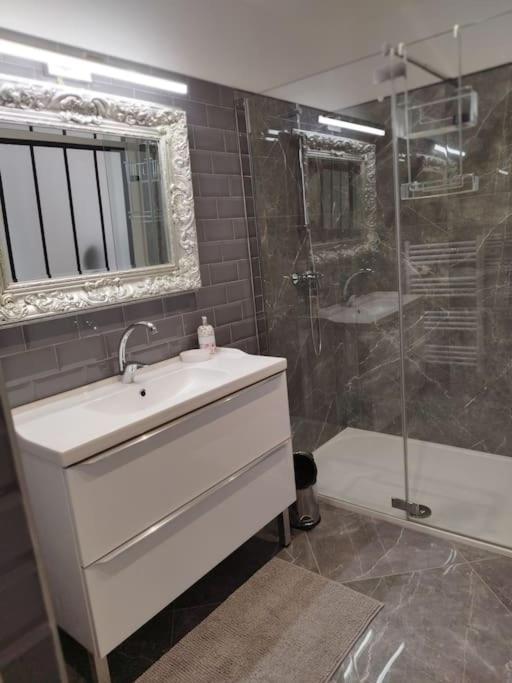 Appartement Proche Aeroport & Indret 布格奈斯 外观 照片